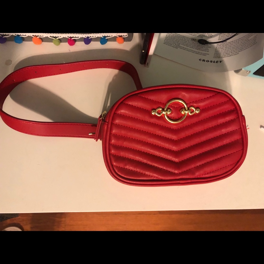 Top shop belt bag